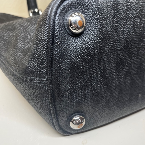 Michael Michael Kors medium monogram Shoulder Bag - Picture 12 of 13
